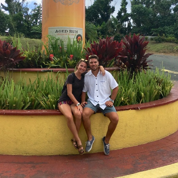 Meet your Posher, Sarah - Picture 3 of 3